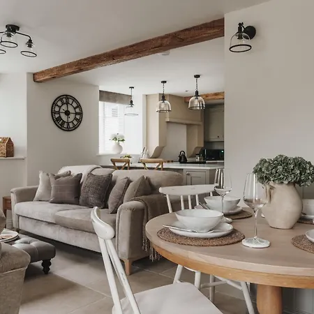 Valmere Retreat, Luxury Sleeps 4, Nyaraló