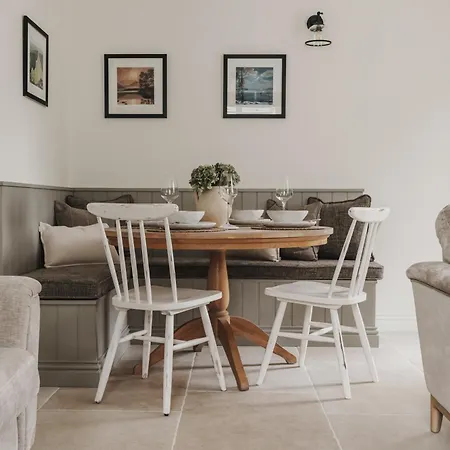 Valmere Retreat, Luxury Sleeps 4, Windermere