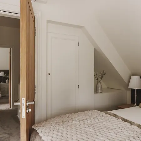 Holiday home Valmere Retreat, Luxury Sleeps 4, *