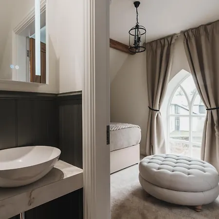 Valmere Retreat, Luxury Sleeps 4,