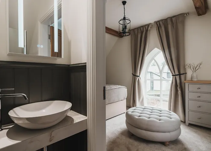 Valmere Retreat, Luxury Sleeps 4,