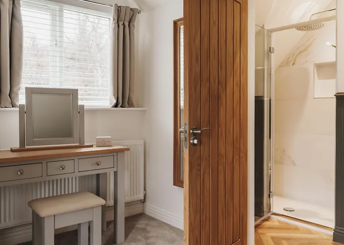 Valmere Retreat, Luxury Sleeps 4, * Windermere