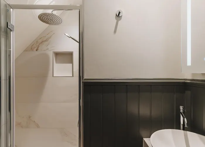 Valmere Retreat, Luxury Sleeps 4, Holiday home *