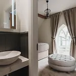 Valmere Retreat, Luxury Sleeps 4,