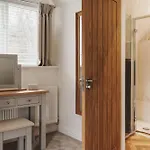 Valmere Retreat, Luxury Sleeps 4, * Windermere