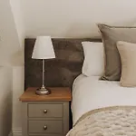 Valmere Retreat, Luxury Sleeps 4, Ferienhaus